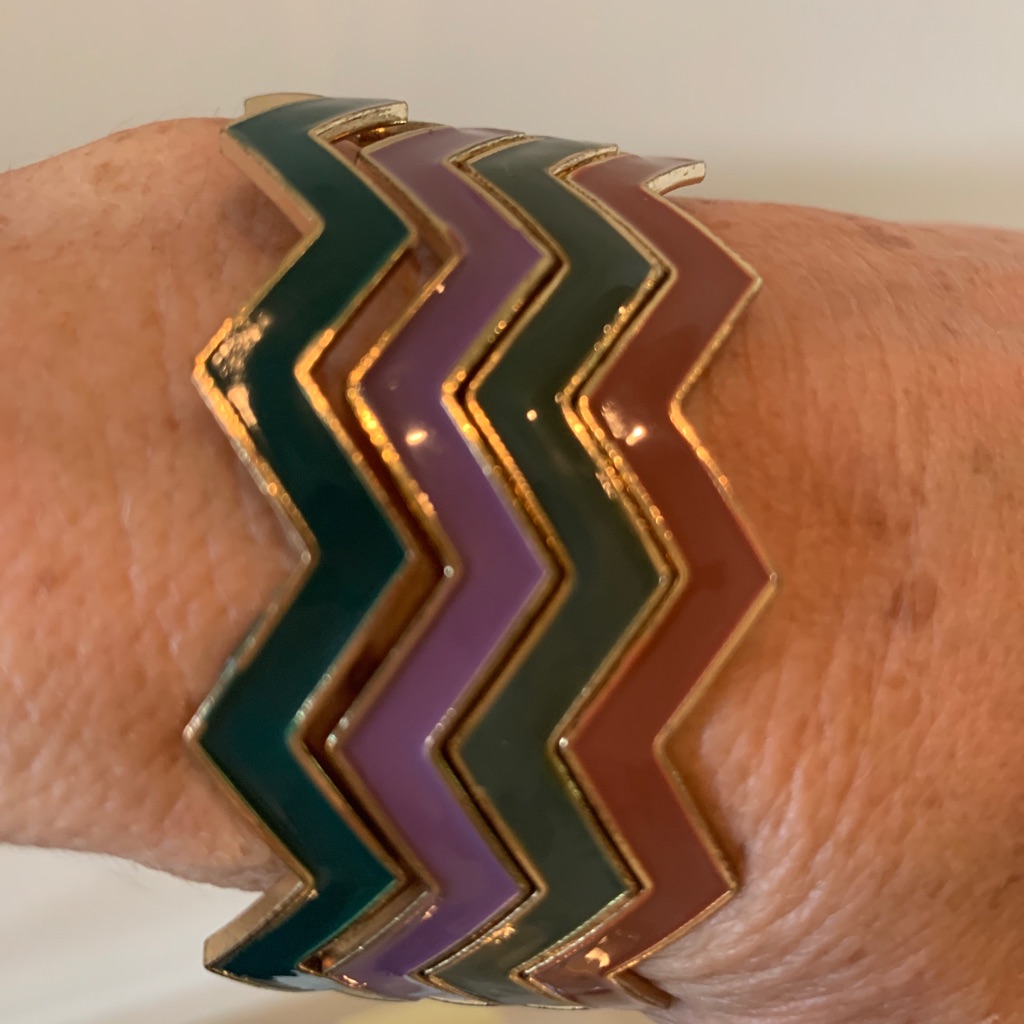 New 4 Stackable Zig Zag Bangle Bracelets